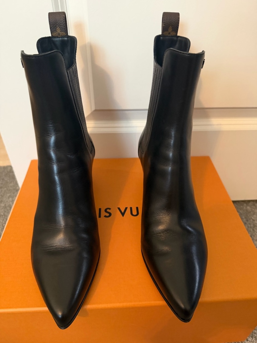 Louis Vuitton Black Pointed-Toe Leather Ankle Booties